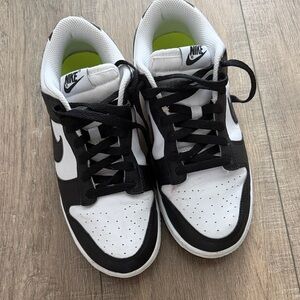 Nike  Dunks Classic Black and White Low-Tops
